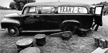 Da dreht sich Kafka im Wagen um: der legendäre Tourbus Da dreht sich Kafka im Wagen um: der legendäre Tourbus