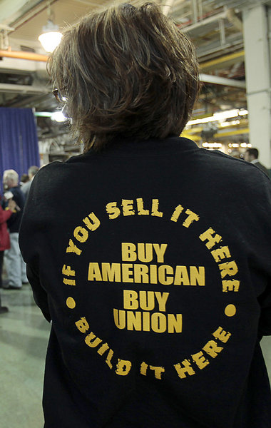 Montagearbeiterin bei GM-Chevrolet wirbt f&uuml;r &raquo;amerika...