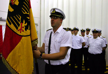 Schwarzrotgold am Sonntag auf dem italienischen Kriegsschiff »Ga...