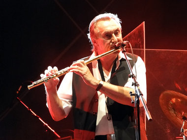 Ian Anderson kann einpacken: Flötenschlumpf Bernd Aust reck... Ian Anderson kann einpacken: Flötenschlumpf Bernd Aust reck...