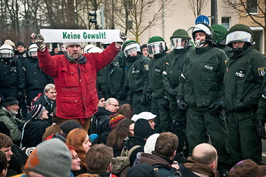 Blockierer vom 19. Februar in Dresden werden als Staatsfeinde ve...