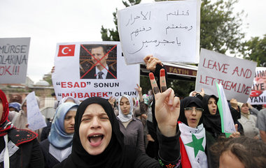 Assad muß abtreten – in der Türkei lebende Syre... Assad muß abtreten – in der Türkei lebende Syre...