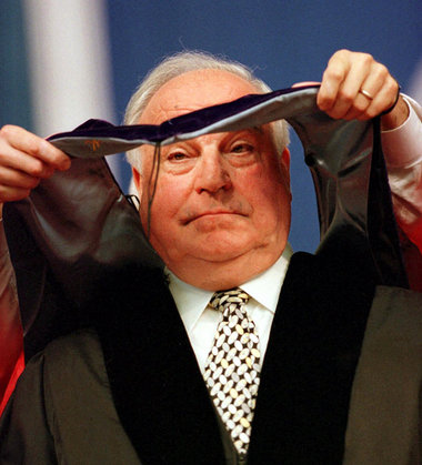 Helmut Kohl (CDU), von 1982 bis 1998 deutscher Bundeskanzler, be...