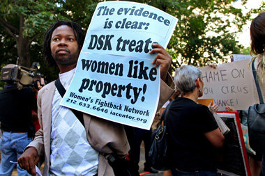 Frauenrechtsgruppen protestierten am 23. August in New York vor ...