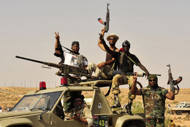 »Instrumente der NATO« (Daniel Ortega): Kämpfer des libyschen »N... »Instrumente der NATO« (Daniel Ortega): Kämpfer des libyschen »N...