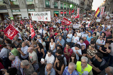 »Referendum jetzt« – Allein in Madrid gingen am Dienstag abend 2... »Referendum jetzt« – Allein in Madrid gingen am Dienstag abend 2...