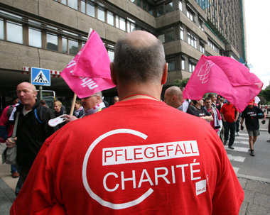 Gegen Einsch&uuml;chterungsversuche privater Wachm&auml;nner hel...