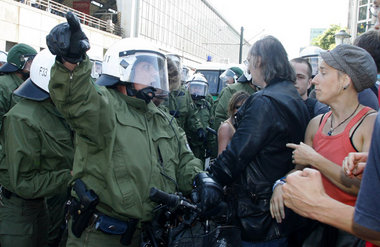 Allzuoft (wie hier am 19. August in Berlin) geht die Polizei geg... Allzuoft (wie hier am 19. August in Berlin) geht die Polizei geg...