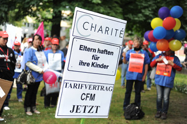 Langer Konflikt: »Arm trotz Arbeit« – unter diesem Motto demonst...