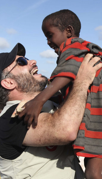 Mitarbeiter einer Hilfsorganisation in Somalia Mitarbeiter einer Hilfsorganisation in Somalia