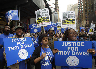 Demonstration in New York gegen die Hinrichtung von Troy Davis (...