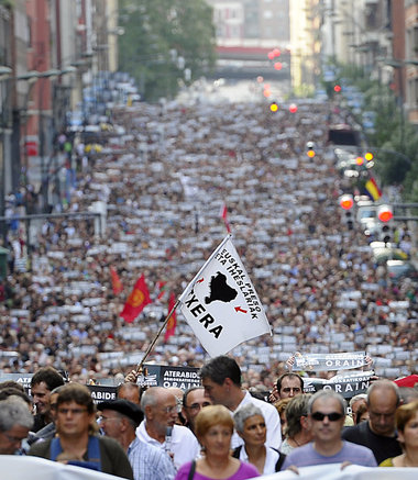 20000 Menschen protestierten am Freitag in Bilbo (Bilbao) gegen ...