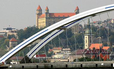 Letztes Bollwerk gegen Euro-Rettungfondes? Blick auf Bratislava ...