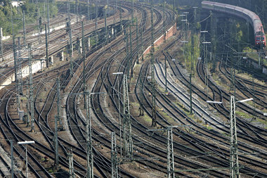 Einfahrbereich des Stuttgarter Hauptbahnhofs. Die in privatwirts...