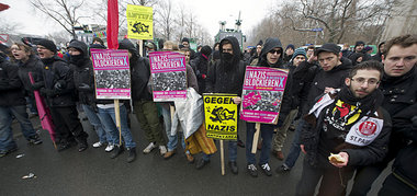 Erfolgreich: Teilnehmer der Massenblockaden in Dresden am 19. Fe...