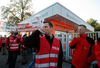 Seltenes Bild: Seit Donnerstag wird in 200 österreichischen Betr... Seltenes Bild: Seit Donnerstag wird in 200 österreichischen Betr...