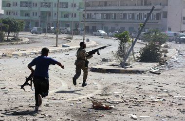 Milizionäre des sogenannten Übergangsrates am Freitag in Sirte