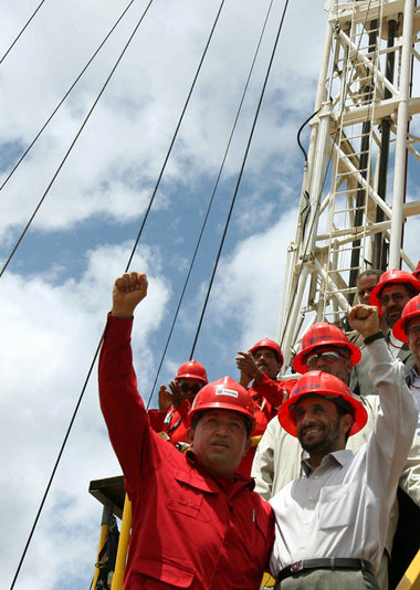 Die Präsidenten Venezuelas und Irans bei der Einweihung einer Öl... Die Präsidenten Venezuelas und Irans bei der Einweihung einer Öl...