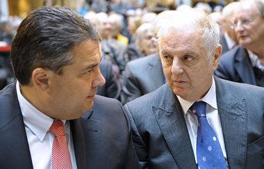 Brandt, ein Vorbild. Barenboim (r.), ein Vorbild nach dem Vorbil...