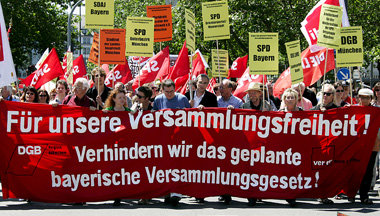 Von Anarchos bis zur FDP: Eine breite Protestfront war Objekt ge...