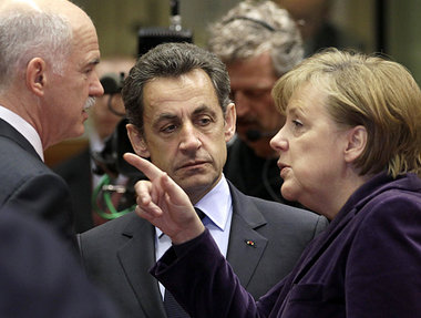 Von Gipfel zu Gipfel mit erhobenem Zeigefinger: Papandreou (l.),...
