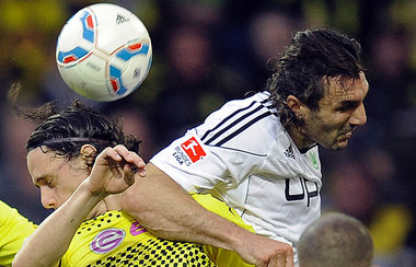 Ellenbogengesellschaft: Subotic und Kyrgiakos Ellenbogengesellschaft: Subotic und Kyrgiakos