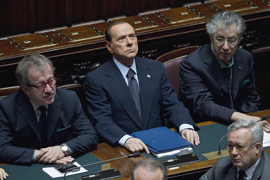 Berlusconi am Dienstag: Er gewinnt eine Abstimmung, aber gleichz...