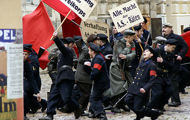 Wohl eher Karabinersch&uuml;sse als ein Dolchsto&szlig; &ndash; ...