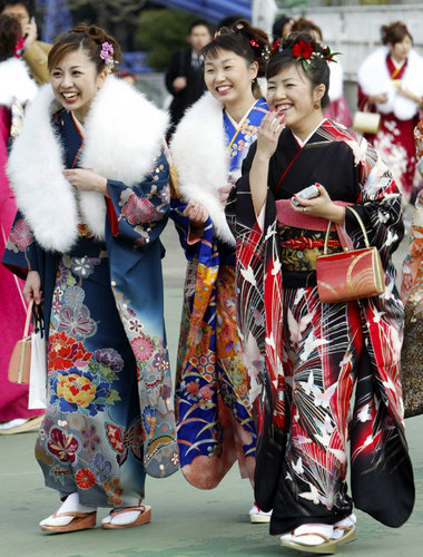 Junge Japanerinnen pflegen nur noch selten die alten Traditionen Junge Japanerinnen pflegen nur noch selten die alten Traditionen