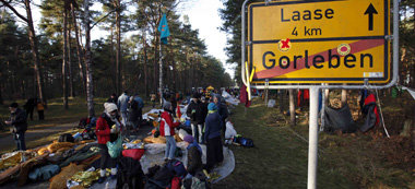 Umweltsch&uuml;tzer machten am Montag bei Gorleben die Stra&szli...