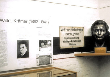 In Weimar entsorgt: Büste von Walter Krämer und Gedenk tafel eri...