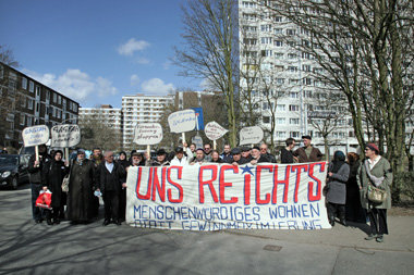 Mieterprotest vor der Hamburger GAGFAH-Zentrale in Wandsbek im M...