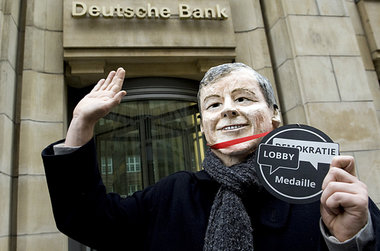 Die &raquo;Lobbykratie-Medaille 2011&laquo; f&uuml;r Ackermann, ...