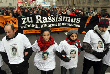 »Nein zu Rassismus – Solidarität mit den Opfern«: Demonstration ...