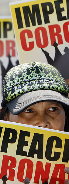 Demonstranten in Manila fordern Amtsenthebung des obersten Richt...