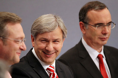 Guter Dinge: Frank Henkel (CDU) und Klaus Wowereit (SPD) regiere... Guter Dinge: Frank Henkel (CDU) und Klaus Wowereit (SPD) regiere...