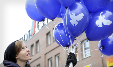 16. November in Rostock: Demonstration der Linkspartei gegen den... 16. November in Rostock: Demonstration der Linkspartei gegen den...