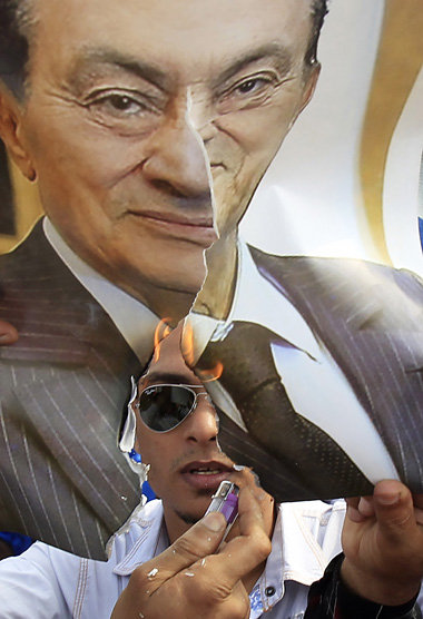 Mubarak gestürzt, die Verhältnisse nicht Mubarak gestürzt, die Verhältnisse nicht
