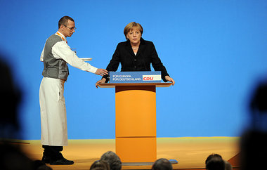 Das System Merkel ist auf Lohndumping und Prekarisierung geg&uum... Das System Merkel ist auf Lohndumping und Prekarisierung geg&uum...