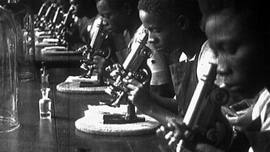 »Das Doktoren-Bataillon – Kolonialmedizin in Zentralafrika«