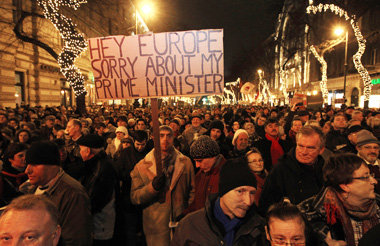 Budapest am Montag: Demonstranten entschuldigen sich f&uuml;r ih...