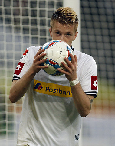 Klaus Bittermann macht’s möglich: Erst kommt der Ball zu Reus un...