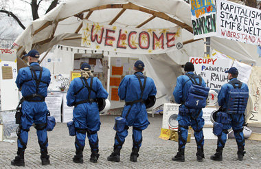 Räumung des »Occupy«-Camps Zürkc am 15. November 2011