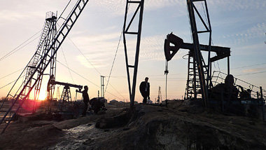 Eine Förderanlage in Baku: Wer spielt mit beim »Gas-M... Eine Förderanlage in Baku: Wer spielt mit beim »Gas-M...