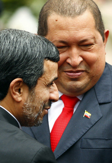 Die Präsidenten Ahmadinedschad und Chávez am Montag in Caracas