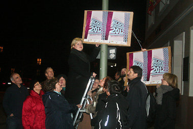 Die Linke macht mobil: beim Plakatieren legte am Mittwoch auch P...