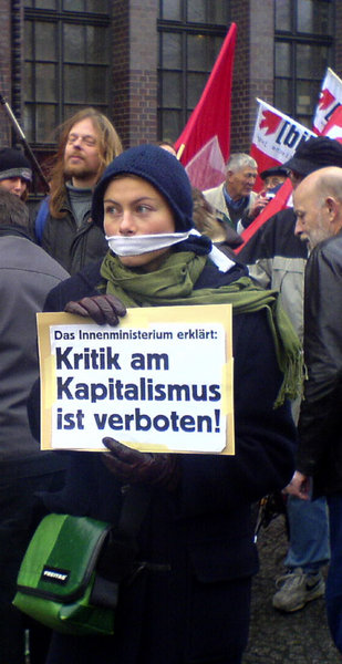 Am Sonnabend vor der Botschaft der Tschechischen Republik Am Sonnabend vor der Botschaft der Tschechischen Republik