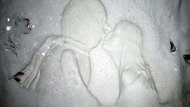 Vermummt wegen Schnee: Kate Bush