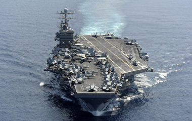 Drohkulisse: US-Flugzeugtr&auml;ger &raquo;Abraham Lincoln&laquo...