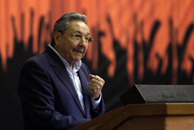 Ra&uacute;l Castro bei seiner Rede vor den Delegierten in Havann...